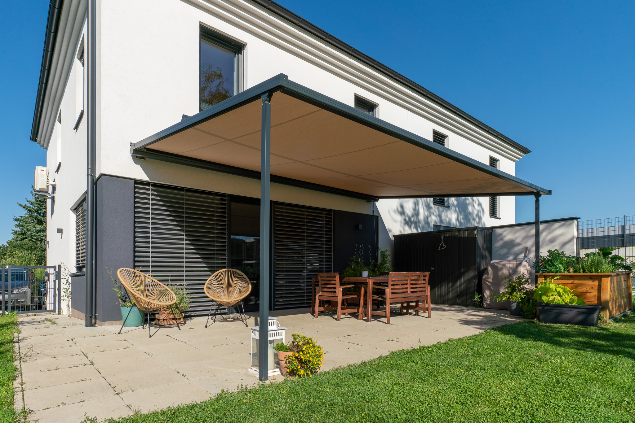 Markise aus Aluminium für eine Terrasse in Baden