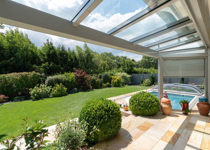 Terrassendach aus Alu mit Glas und elektrischer Zipline in Mödling.