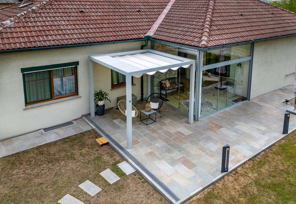 Faltmarkise auf einer Terrasse in Eisenstadt