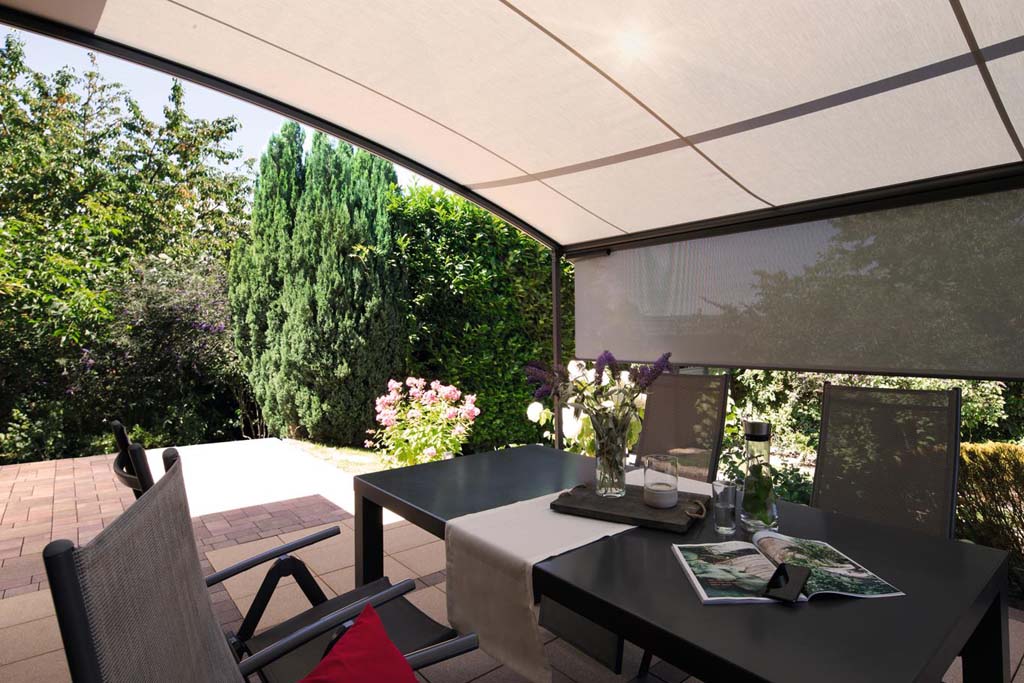 Pergolamarkise mit Windsensor für eine Terrasse in Mödling