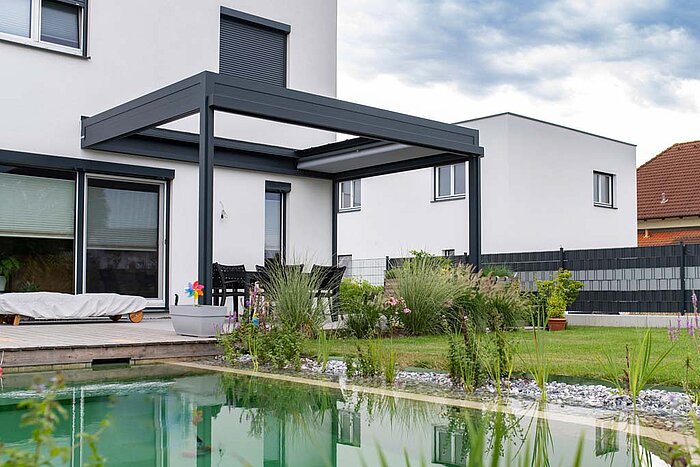 Faltdach aus Alu und Markise in Mödling