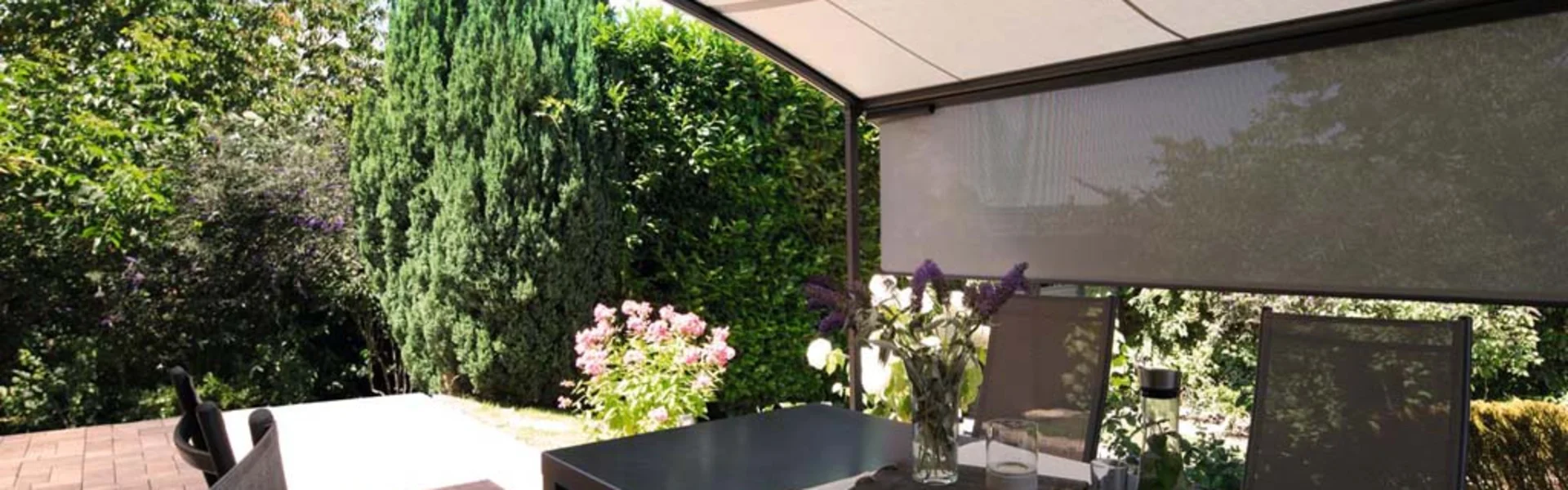 Pergolamarkise mit Windsensor für eine Terrasse in Mödling